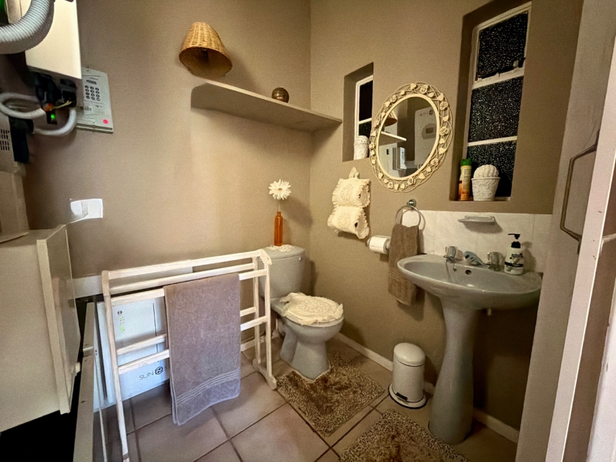 7 Bedroom Property for Sale in Heather Park Western Cape